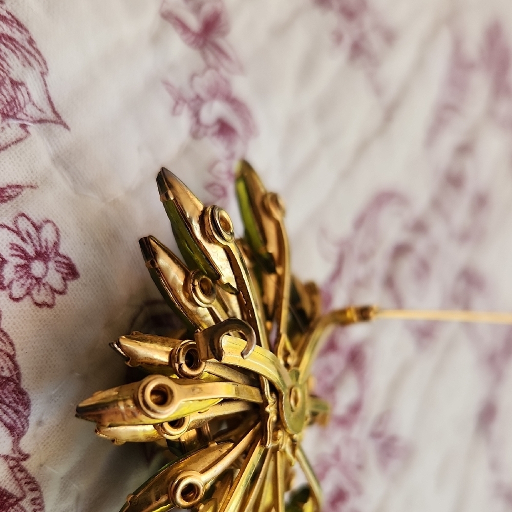 Junk/Mystery Jewelry collection butterfly, Bee, Vtg. Brooch, Buckle Lot Coquette - Picture 6 of 14